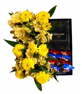پک هدیه عطر با شکلات و گل آلسترومریا و داوودی مینیاتوری زرد