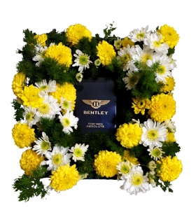 پکیج هدیه عطر با گل داوودی مینیاتوری